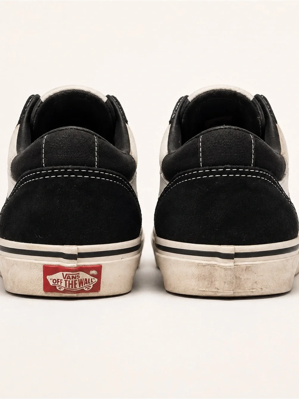 Vans Old Skool Black & White Sneakers Men’s 9.5 Women’s 11